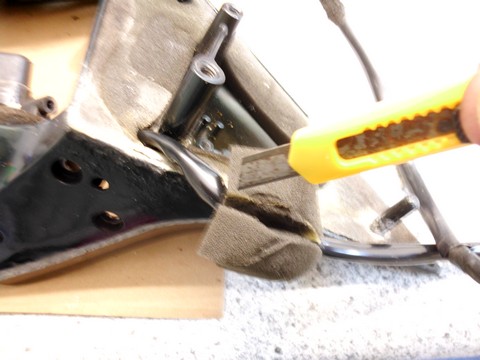 16 SchaumstoffdichtungAufschneiden.jpg